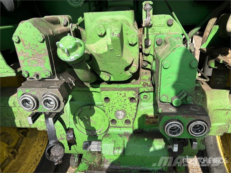 John Deere 4440 Traktorit