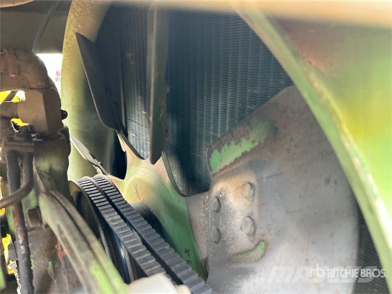John Deere 4440 Traktori