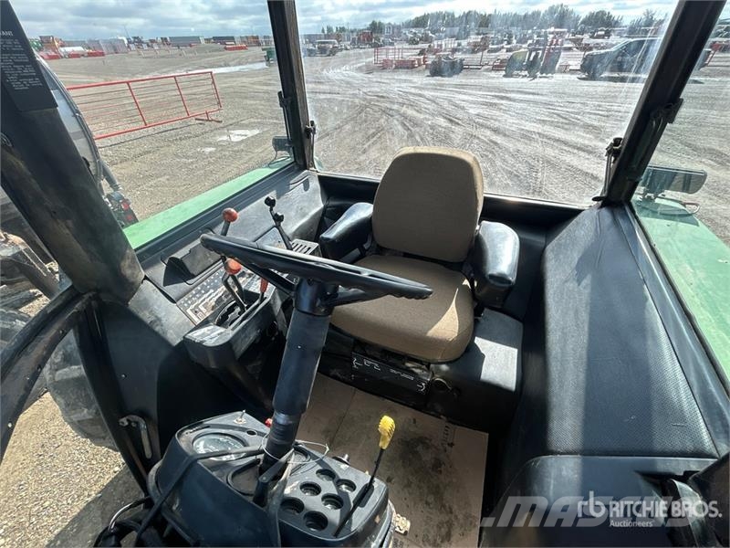 John Deere 4440 Traktorit