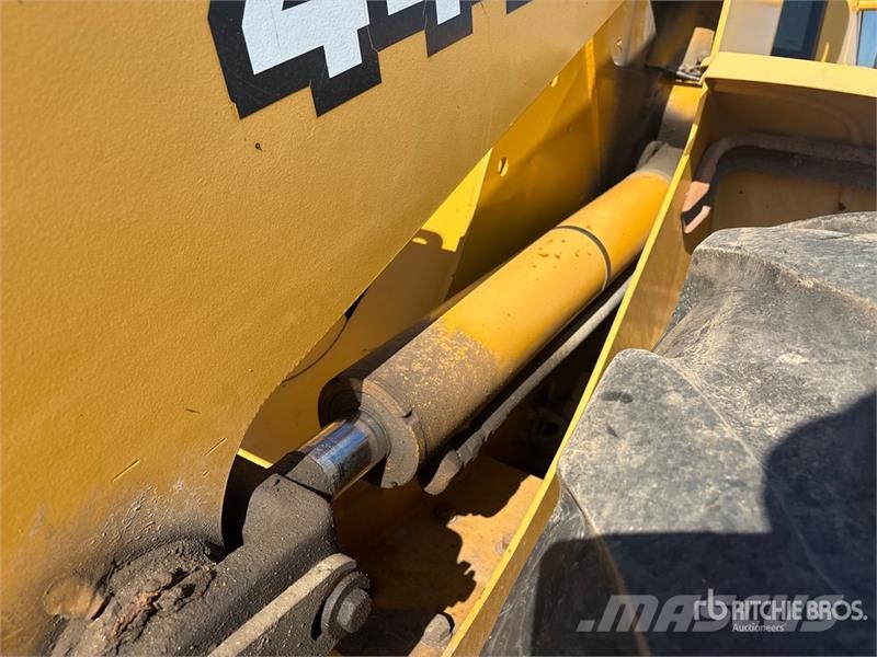 John Deere 444H Cargadoras sobre ruedas