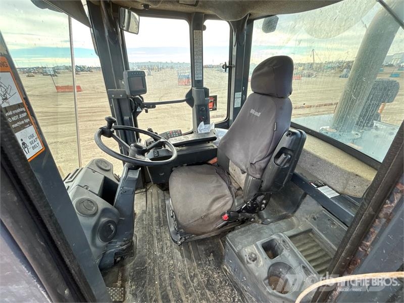 John Deere 444K Wheel Loader Iekrāvēji uz riteņiem