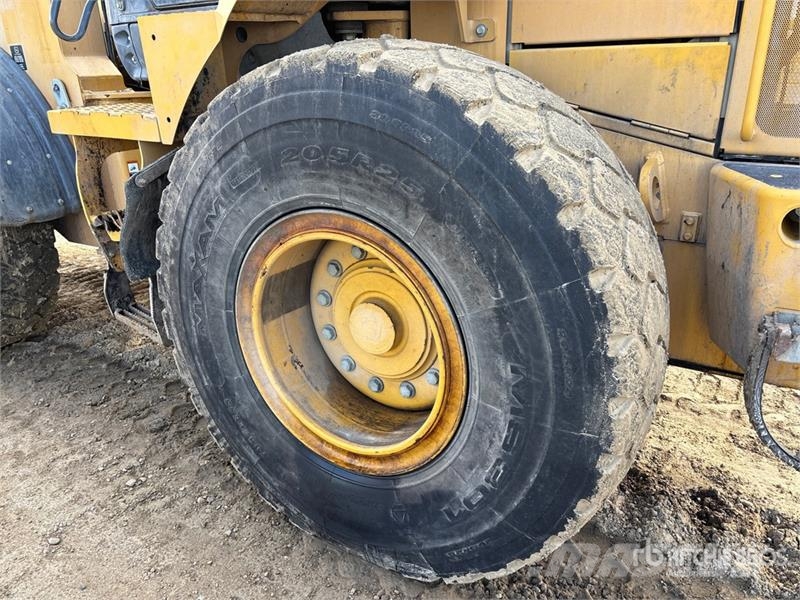 John Deere 444K Wheel Loader Iekrāvēji uz riteņiem