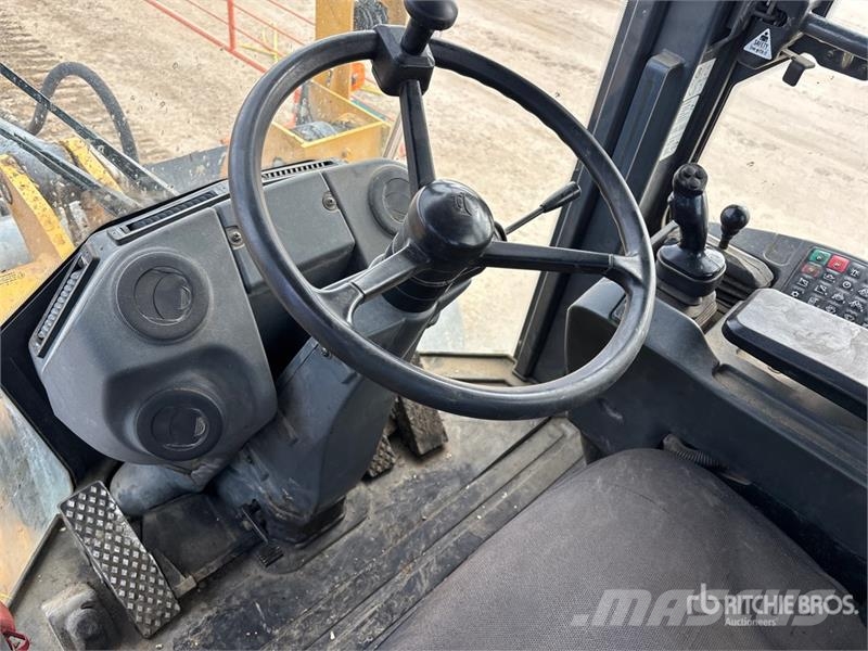John Deere 444K Wheel Loader Iekrāvēji uz riteņiem