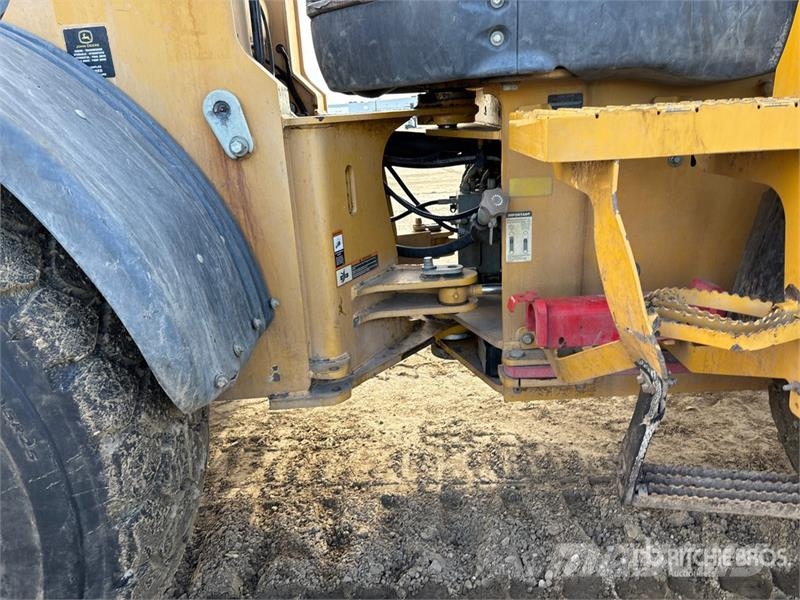 John Deere 444K Wheel Loader Iekrāvēji uz riteņiem