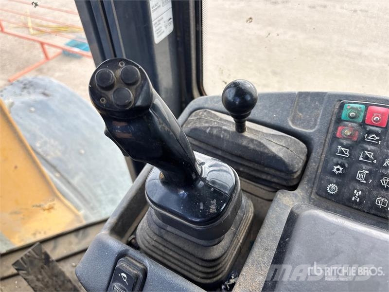 John Deere 444K Wheel Loader Iekrāvēji uz riteņiem