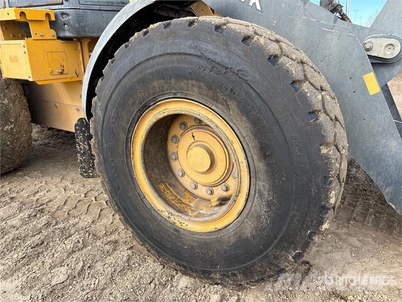 John Deere 444K Wheel Loader Iekrāvēji uz riteņiem