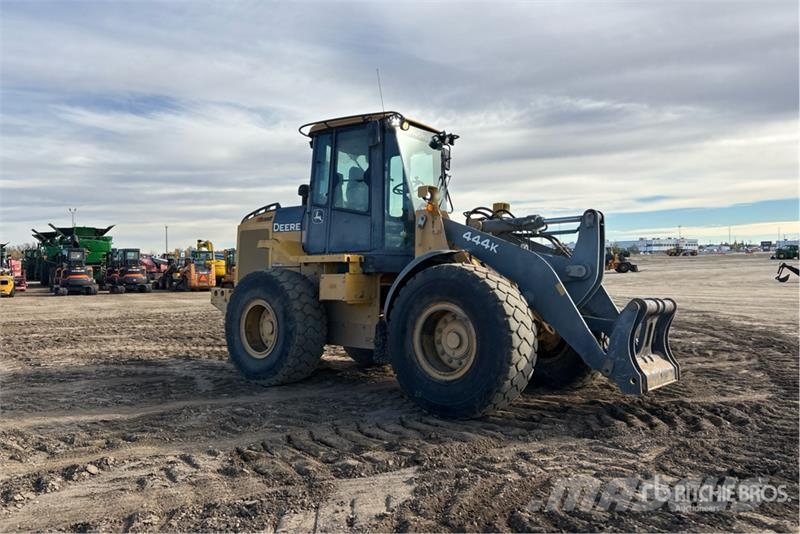 John Deere 444K Wheel Loader Iekrāvēji uz riteņiem