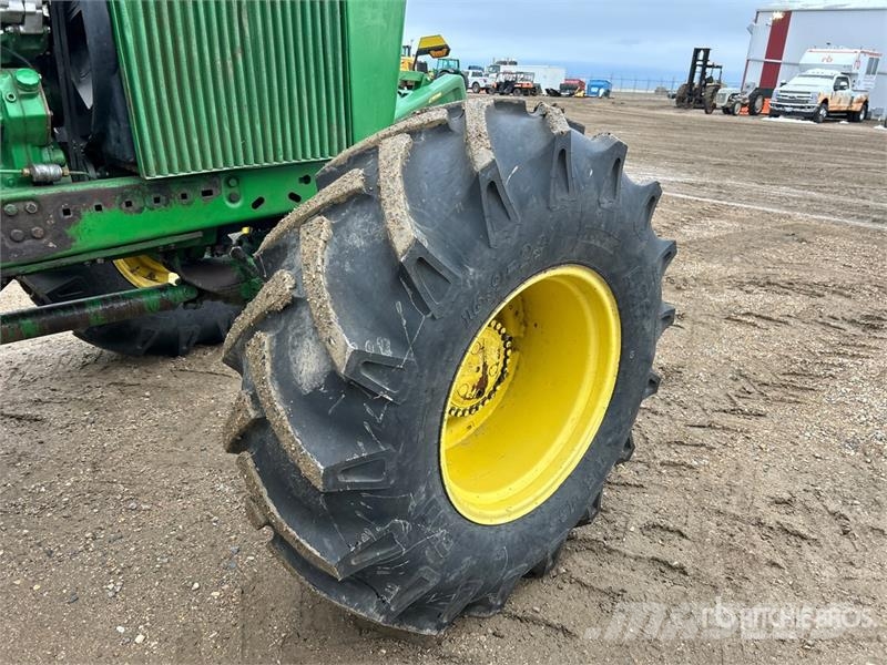John Deere 4450 4WD Tractor Tractors