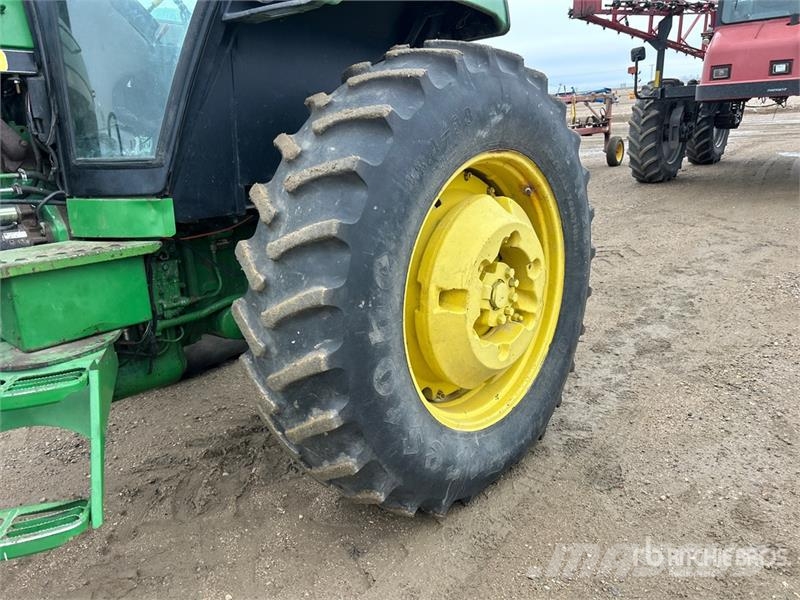 John Deere 4450 4WD Tractor Tractors