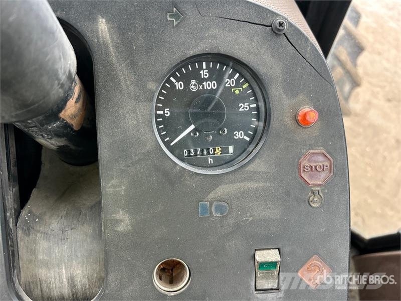 John Deere 4450 4WD Tractor Tractors