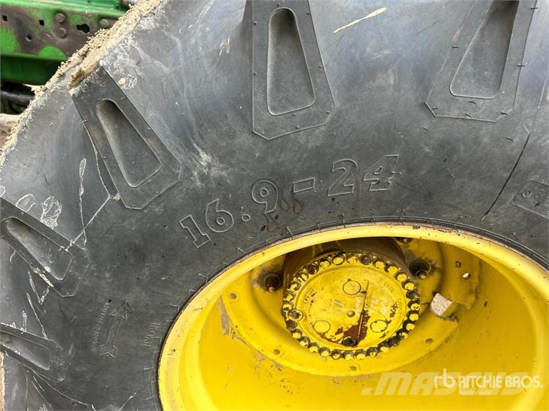 John Deere 4450 4WD Tractor Tractors