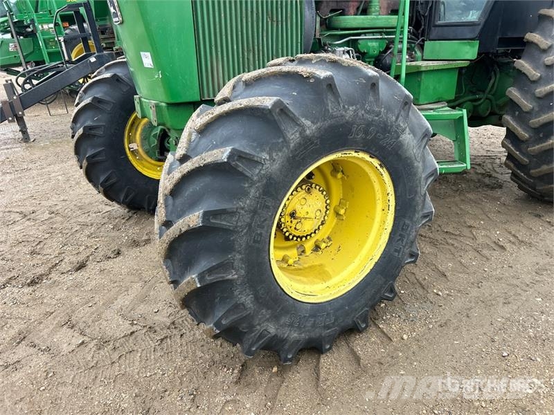 John Deere 4450 4WD Tractor Tractors