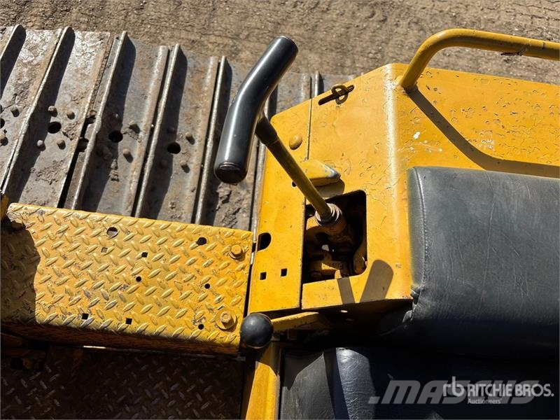 John Deere 450 Buldožeri guseničari
