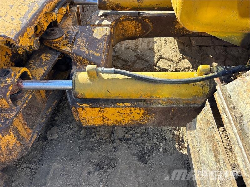 John Deere 450 Buldožeri guseničari