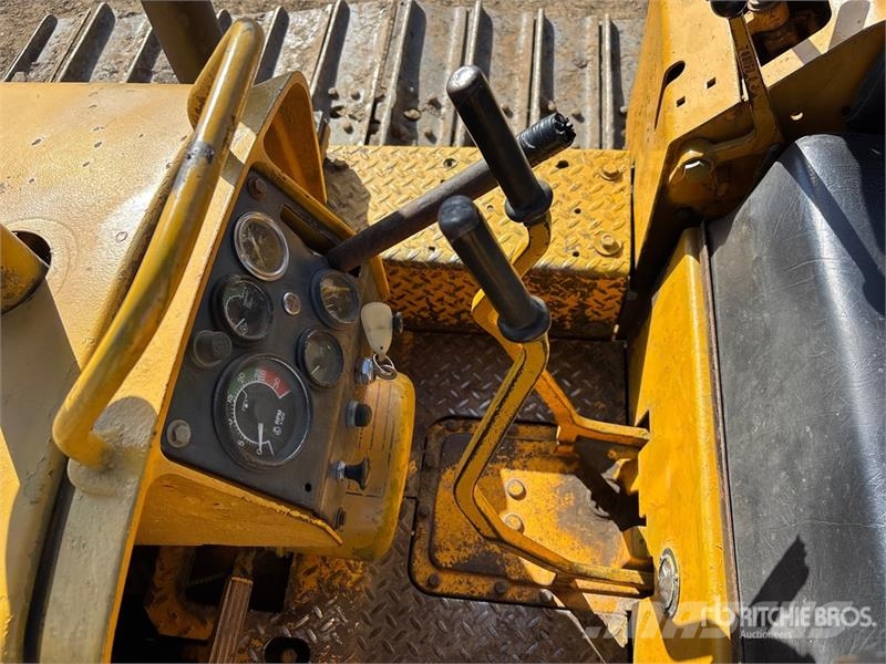 John Deere 450 Buldožeri guseničari