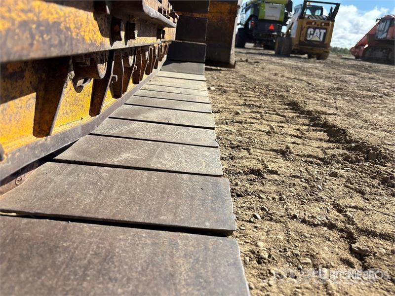 John Deere 450 Buldožeri guseničari