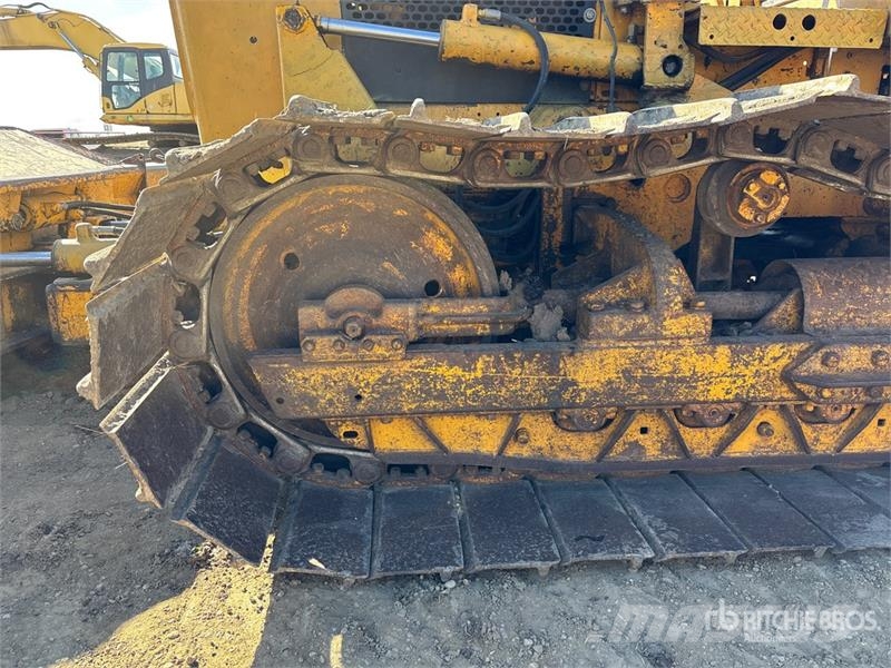 John Deere 450 Buldožeri guseničari