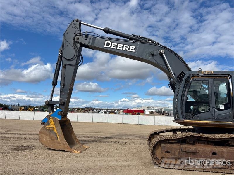 John Deere 450DLC Tracked Excavator حفارات زحافة