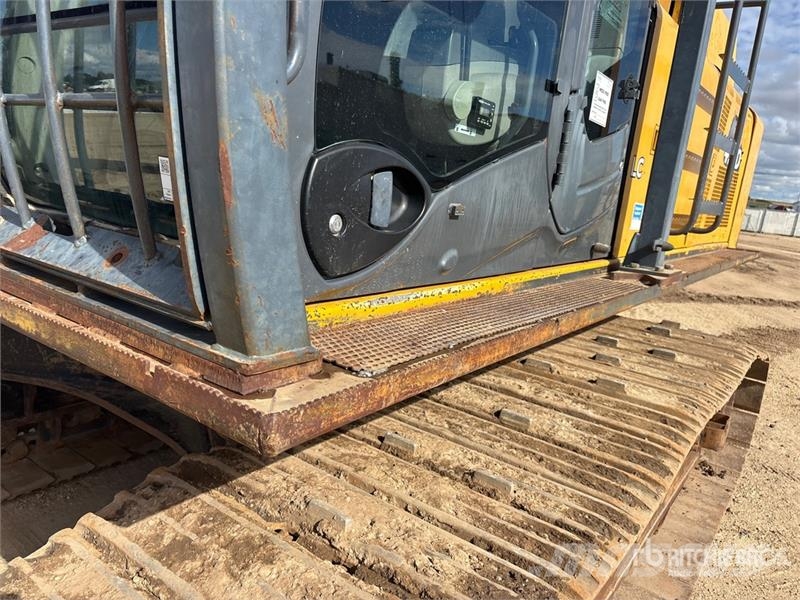 John Deere 450DLC Tracked Excavator حفارات زحافة