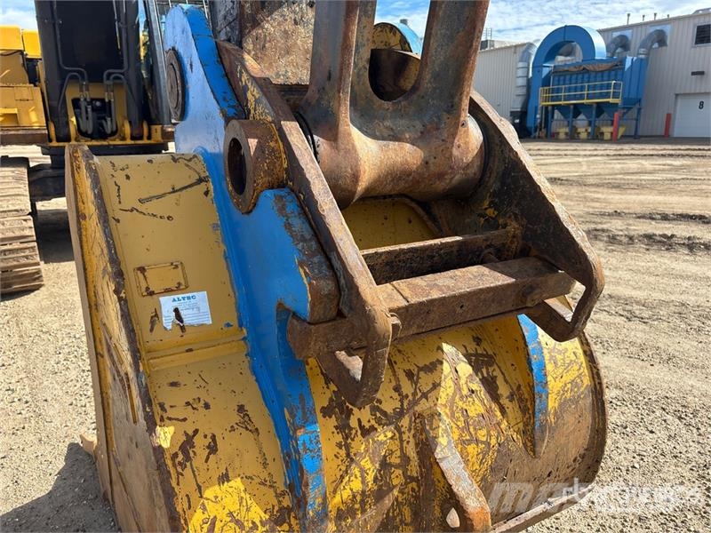 John Deere 450DLC Tracked Excavator حفارات زحافة