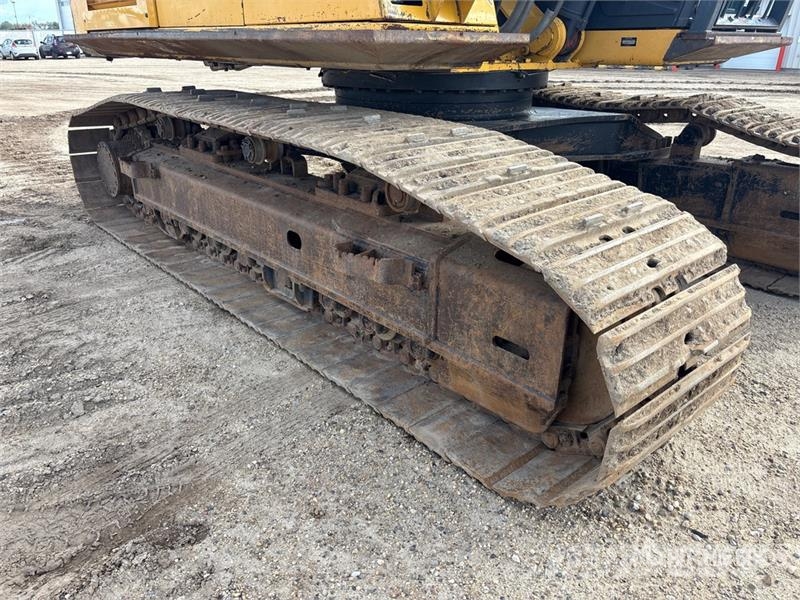 John Deere 450DLC Tracked Excavator حفارات زحافة