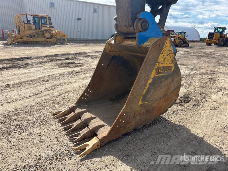 John Deere 450DLC Tracked Excavator حفارات زحافة