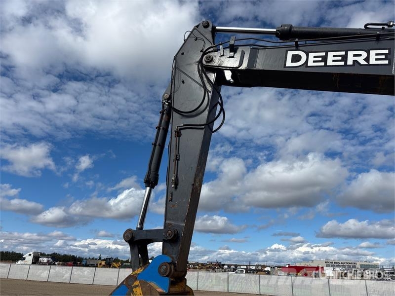 John Deere 450DLC Tracked Excavator حفارات زحافة