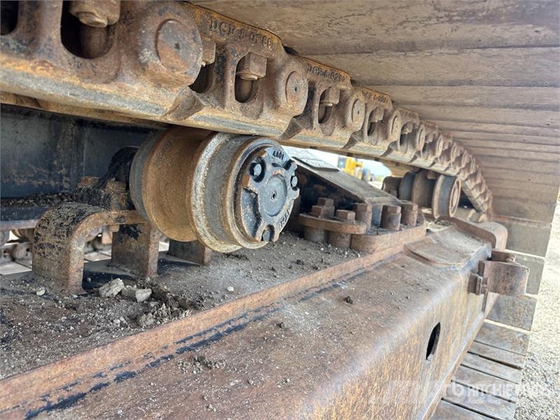 John Deere 450DLC Tracked Excavator حفارات زحافة