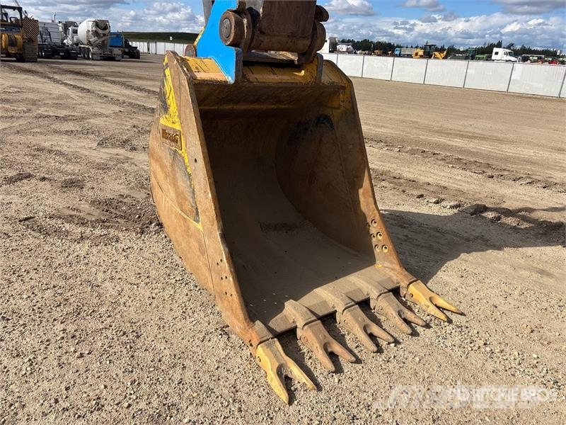 John Deere 450DLC Tracked Excavator حفارات زحافة