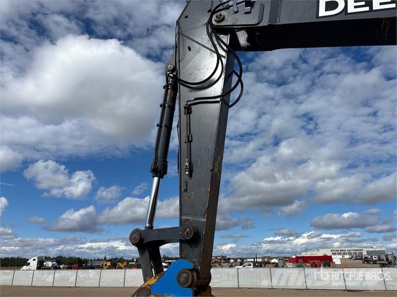 John Deere 450DLC Tracked Excavator حفارات زحافة