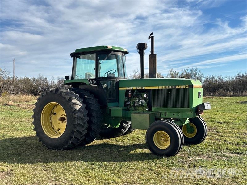John Deere 4650 2WD Tractor الجرارات