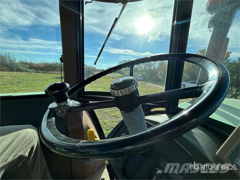 John Deere 4650 2WD Tractor الجرارات