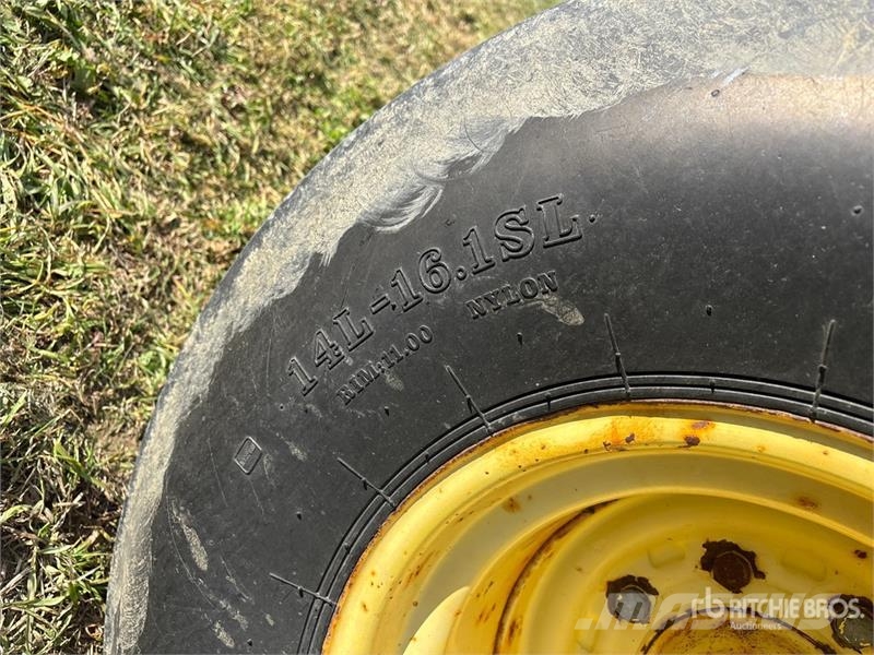 John Deere 4650 2WD Tractor الجرارات