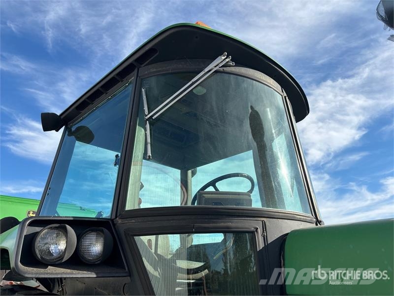 John Deere 4650 2WD Tractor الجرارات