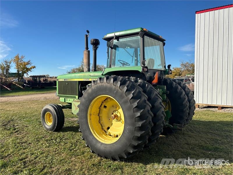 John Deere 4650 2WD Tractor الجرارات