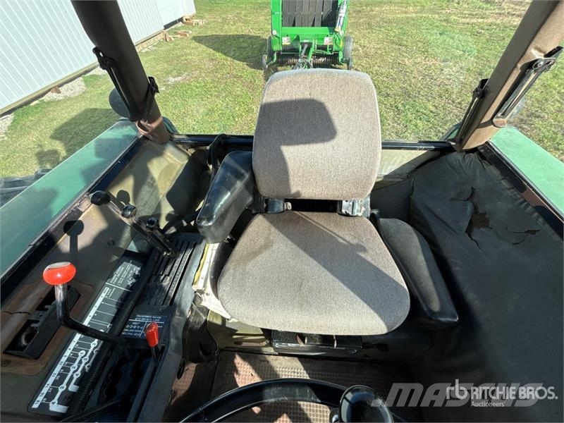 John Deere 4650 2WD Tractor الجرارات