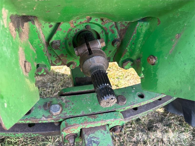 John Deere 4650 2WD Tractor الجرارات
