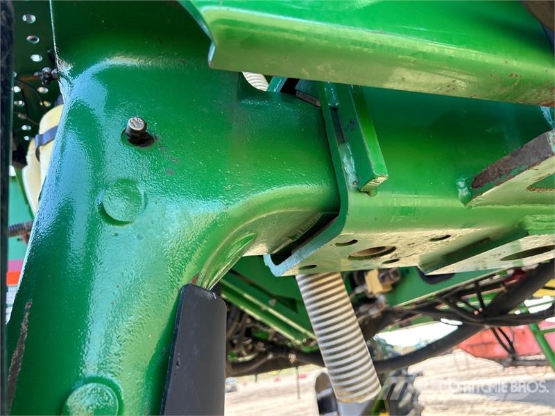 John Deere 4700 Itsekulkevat ruiskut