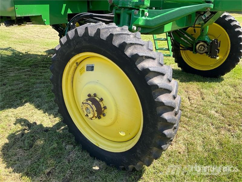 John Deere 4700 Kendinden tahrikli pülverizatörler