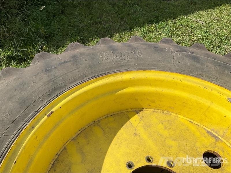 John Deere 4700 Selbstfahrende Sprühgeräte