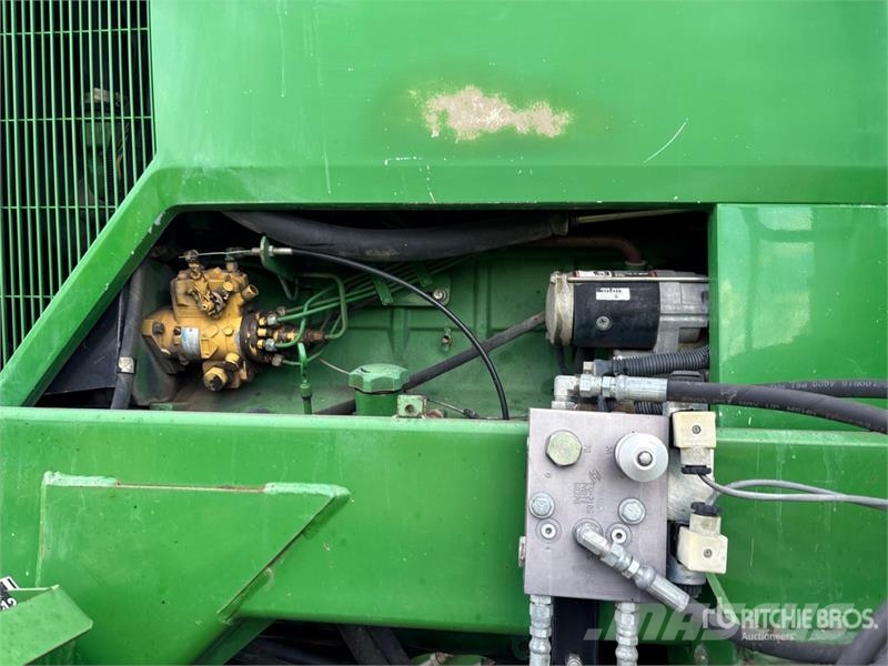John Deere 4700 Selbstfahrende Sprühgeräte
