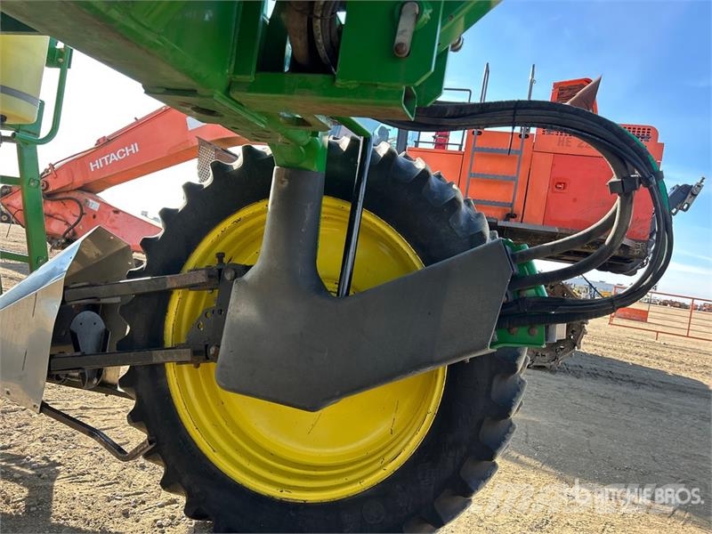 John Deere 4700 Itsekulkevat ruiskut