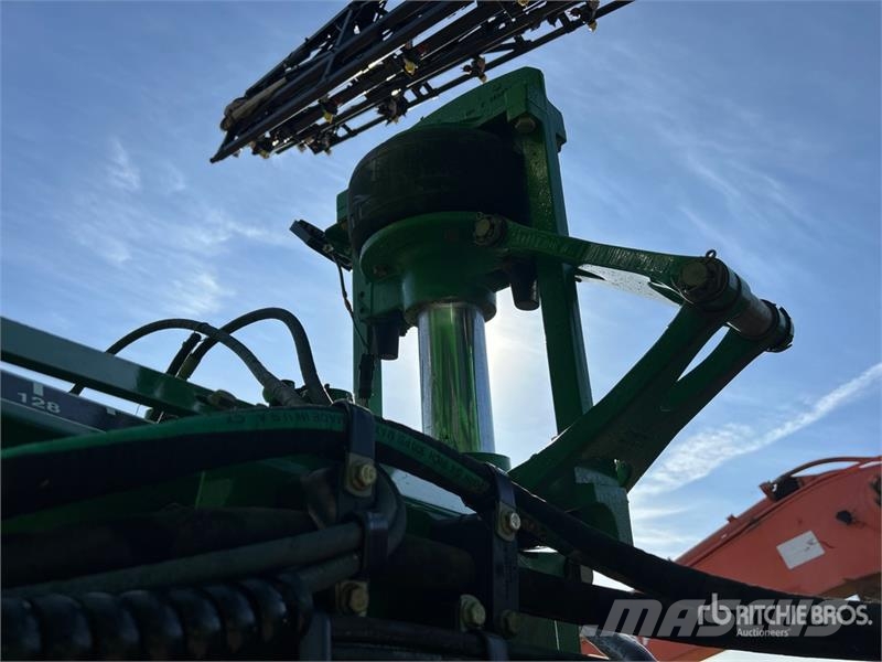 John Deere 4700 Itsekulkevat ruiskut