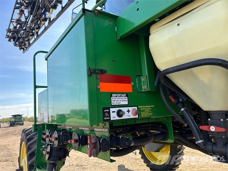 John Deere 4700 Itsekulkevat ruiskut