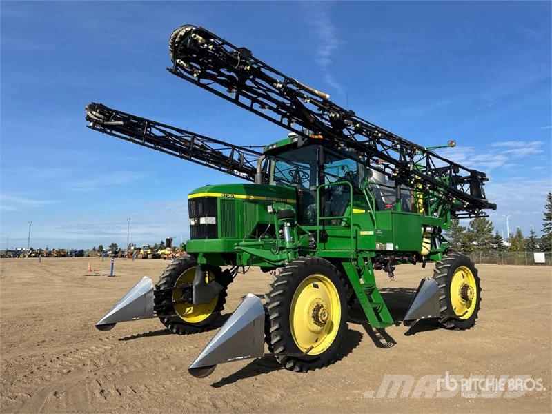 John Deere 4700 Itsekulkevat ruiskut