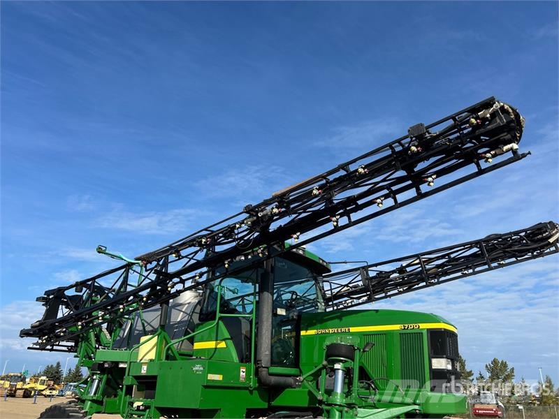 John Deere 4700 Itsekulkevat ruiskut