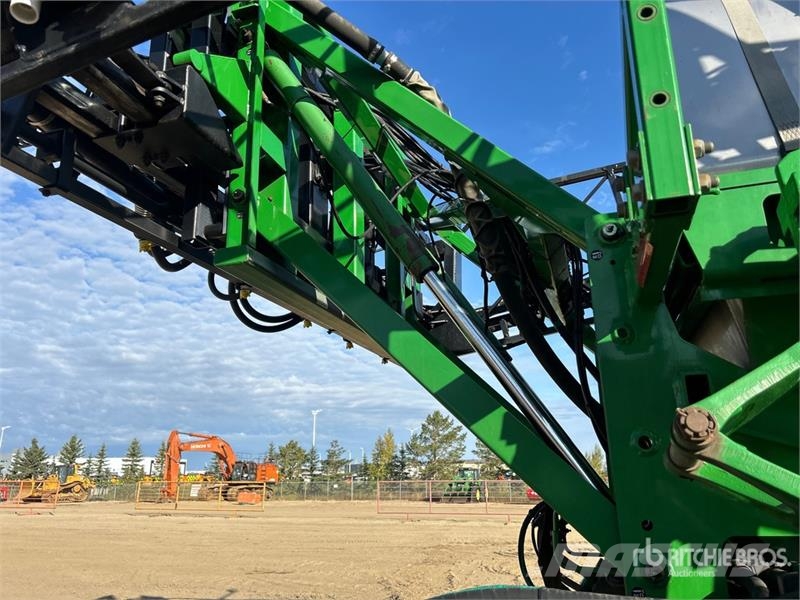 John Deere 4700 Itsekulkevat ruiskut