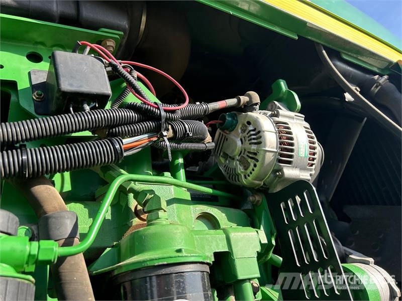 John Deere 4700 Itsekulkevat ruiskut