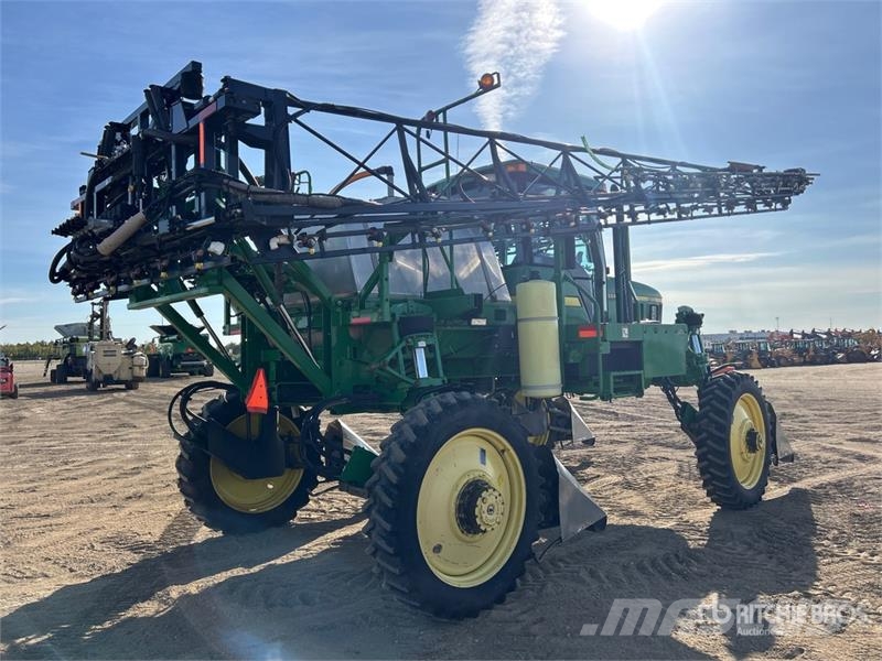 John Deere 4700 Itsekulkevat ruiskut