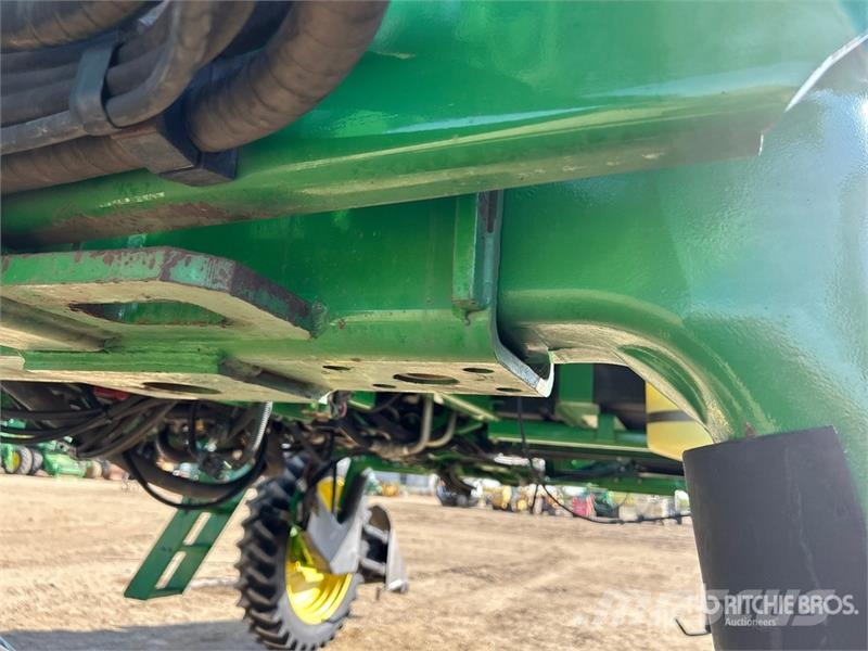 John Deere 4700 Itsekulkevat ruiskut
